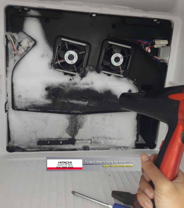 Lò lạnh Hitachi bị đóng băng, tháo dỡ và sửa chữa tại Điện tử Điện lạnh Nguyên Dương - Dịch vụ sửa tủ lạnh, thay thế linh kiện uy tín, giá cạnh tranh.
