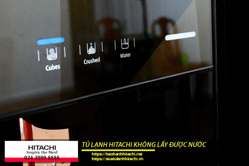Cảm biến về làm đá viên và chế độ rót nước cho tủ lạnh Hitachi, thiết kế hiện đại, dễ sử dụng, đảm bảo vệ sinh và tiết kiệm điện năng.