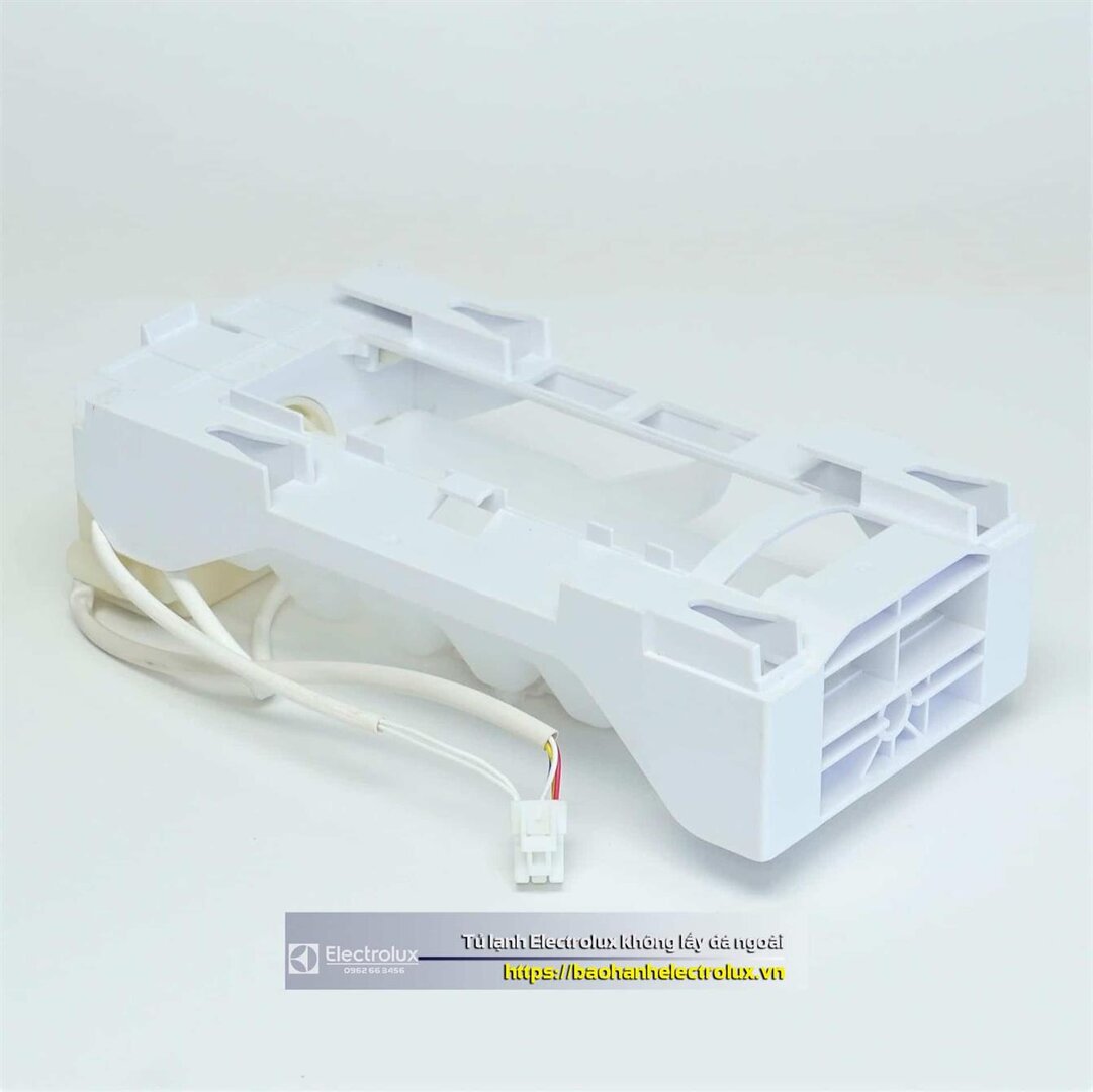 Tủ lạnh Electrolux không làm đá không lấy đá ngoài