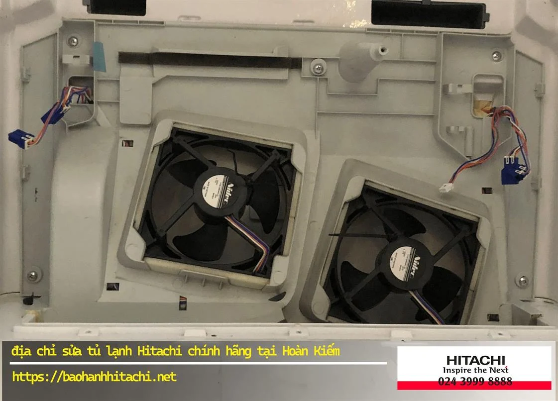 Cửa quạt làm mát tủ lạnh Hitachi, linh kiện sửa chữa chính hãng tại Hoàn Kiếm, dịch vụ bảo hành Hitachi uy tín, số điện thoại hỗ trợ 0988 177 888 / 024 3999 8888.