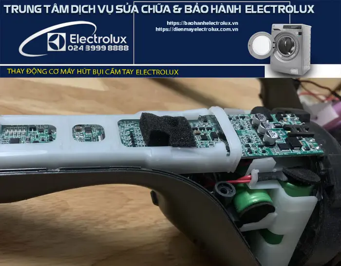 Thay động cơ máy hút bụi cầm tay Electrolux