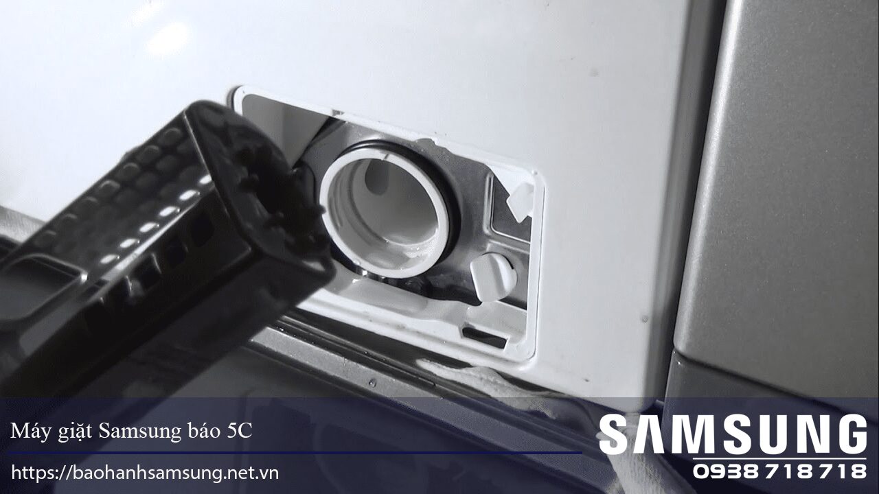 Lắp đặt máy giặt Samsung báo 5C tại Điện Tử Điện Lạnh Nguyên Dương, sửa chữa và bảo dưỡng thiết bị điện tử gia dụng uy tín tại TP.HCM.