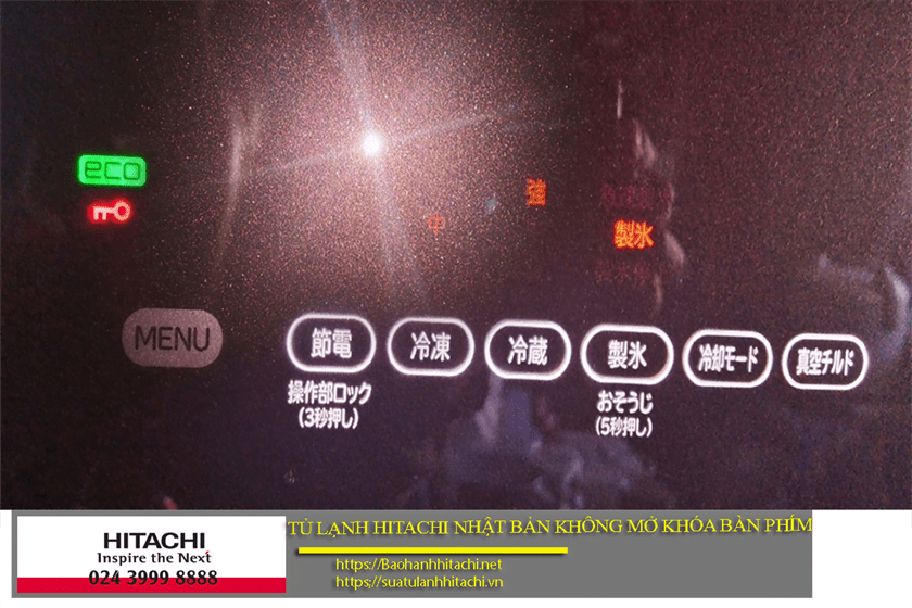Đèn hiển thị điều khiển trên màn hình điều hòa Hitachi, hệ thống tự động tiết kiệm điện, chống đông, làm lạnh, làm đông, và chế độ tự động. Hỗ trợ bảo hành Hitachi với số hotline 0988 177 888 / 024 3999 8888.