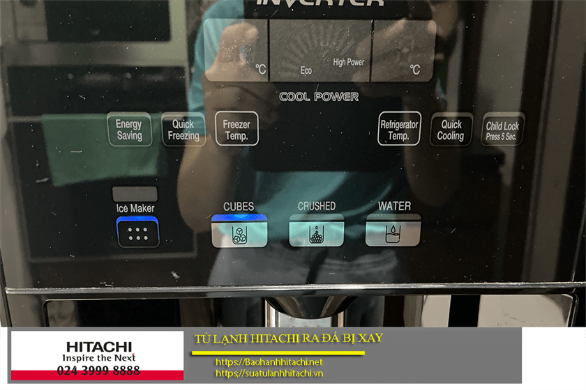 tủ lạnh Hitachi ra đá bị xay dù lấy đá viên