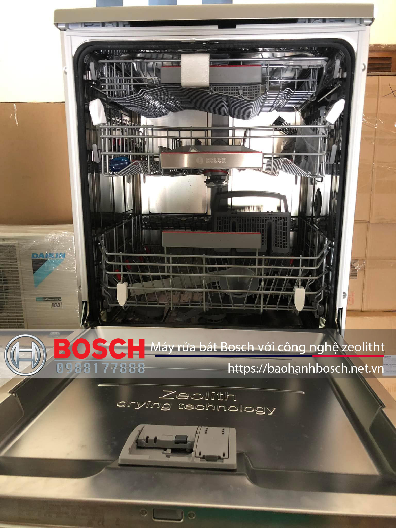 Lò rửa bát Bosch với công nghệ zeolith tiên tiến, bảo hành Bosch Uy tín, dịch vụ hậu mãi uy tín. Thích hợp cho gia đình và nhà hàng, đảm bảo washing efficiency cao, độ bền vượt trội.