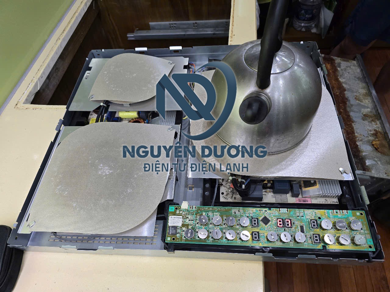 sửa bếp từ electrolux